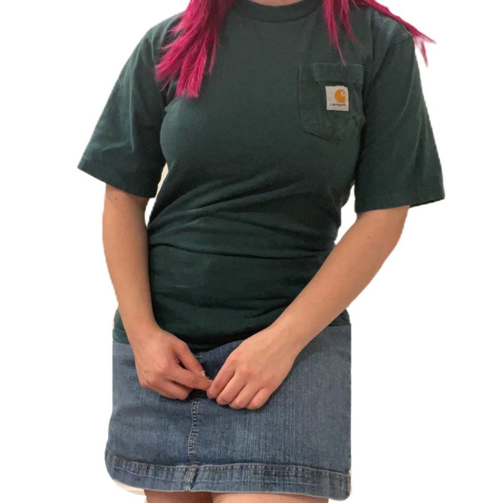 Carhartt size large youth tshirt- fits like a women's xsmall